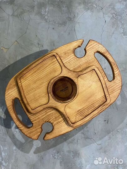 Винный столик с менажницей на два бокала / Винница