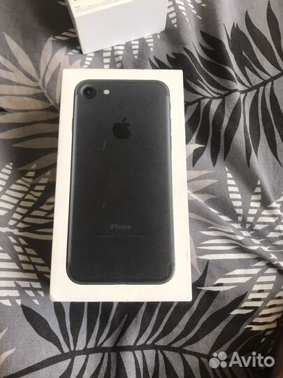 Коробка от iPhone 7