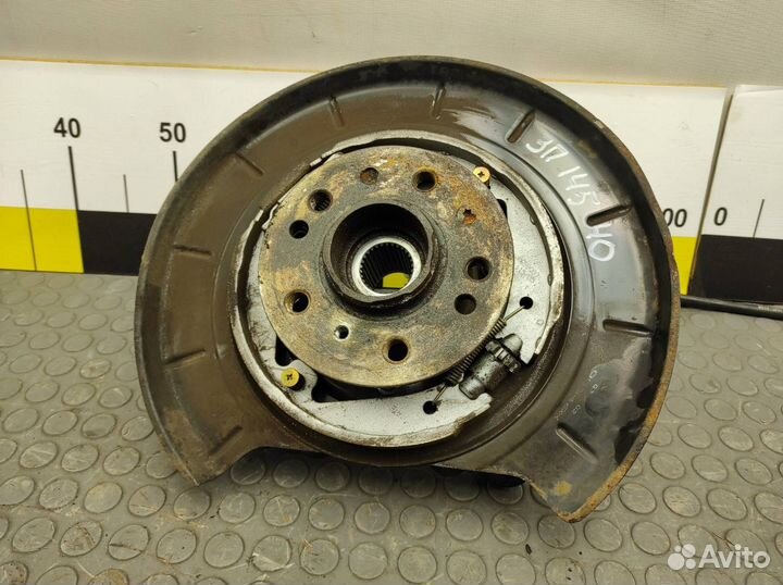 Кулак поворотный задний правый Mercedes-Benz W251