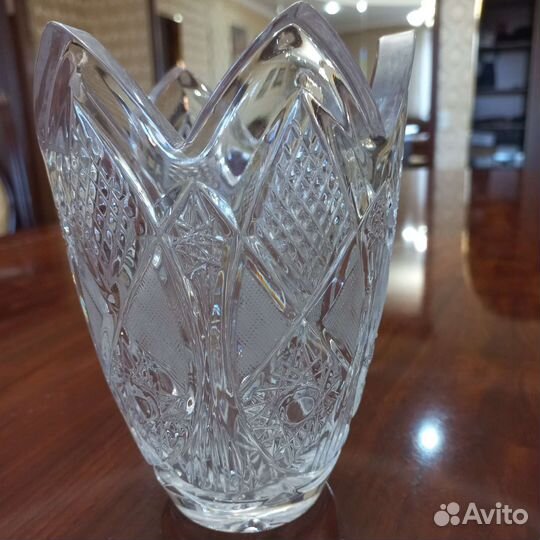 Хрустальная ваза