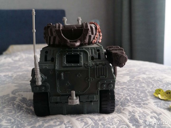 Игрушка автомобиль