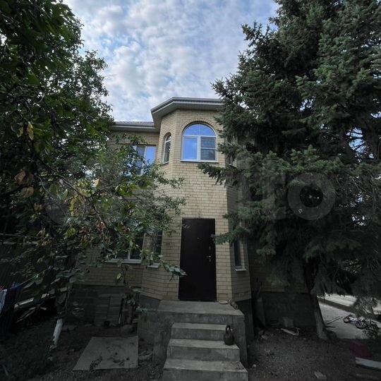 Дом 200 м² на участке 6 сот.