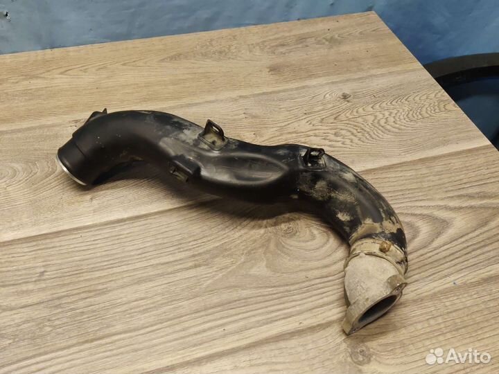 Патрубок воздушного фильтра Toyota LC200 2016г