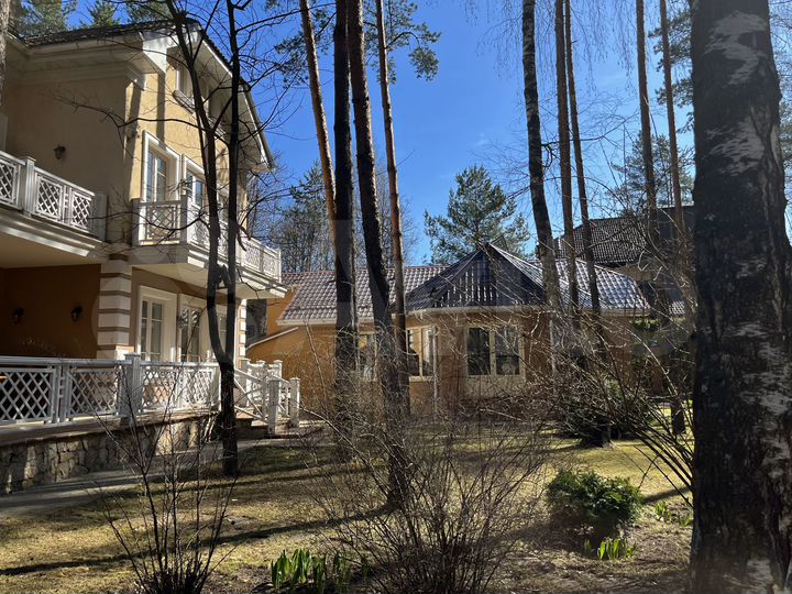 Дом 380 м² на участке 18 сот.