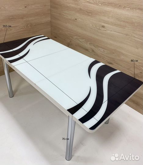 Кухонный стол и стулья новые