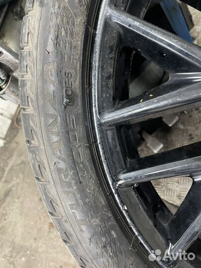 Bridgestone Turanza T005 285/35 R20