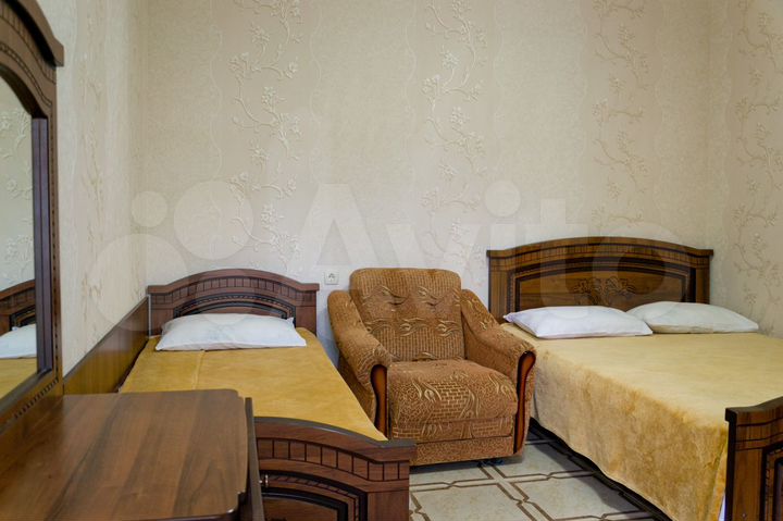 Комната 14 м² в > 9-к., 1/3 эт.