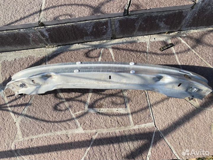 Усилитель переднего бампера Audi A4 B6