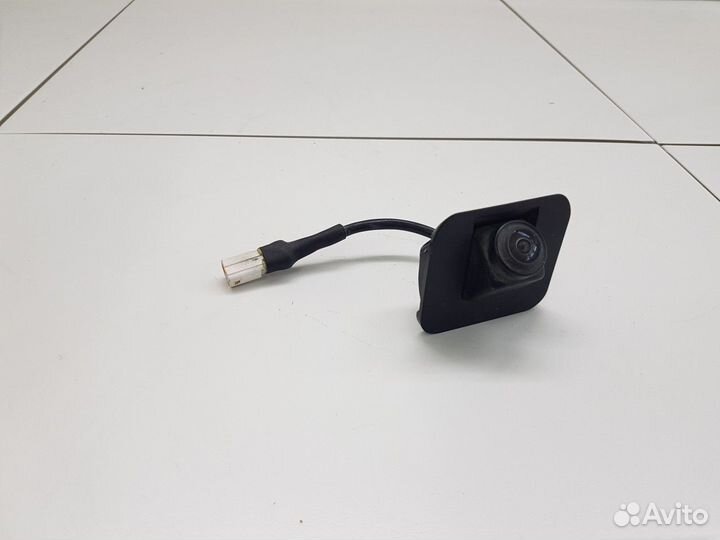 Камера заднего вида (Geely Atlas)