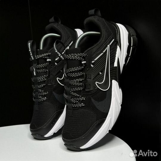 Кроссовки Nike V2K Run Runtekk black and white