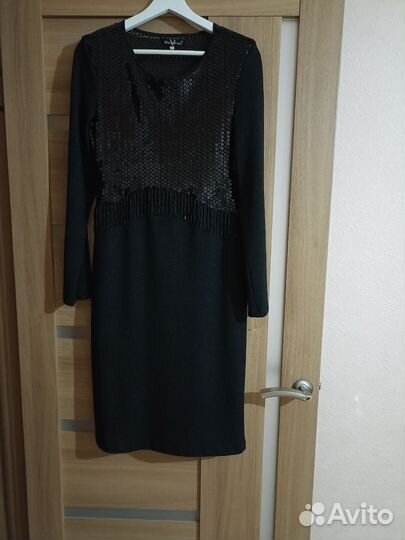 Платье размер М