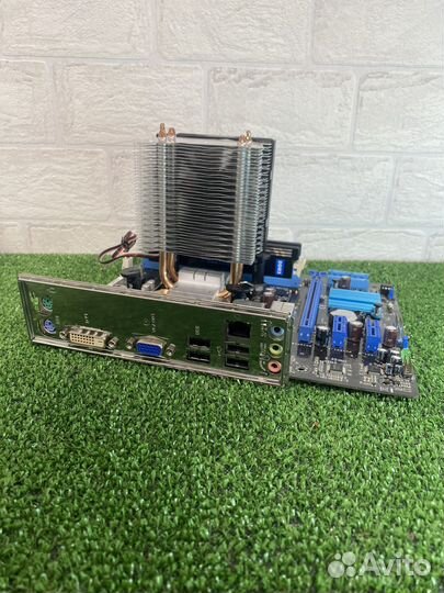 Материнская плата с процессором и памятью 1155