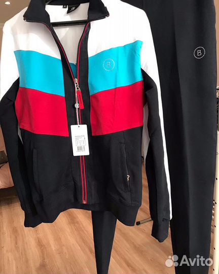 Спортивный костюм женский