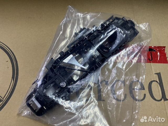 Опорная скоба правая Mercedes