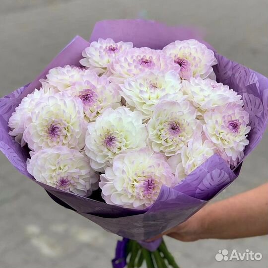 Букет цветов с доставкой георгины розы пионы