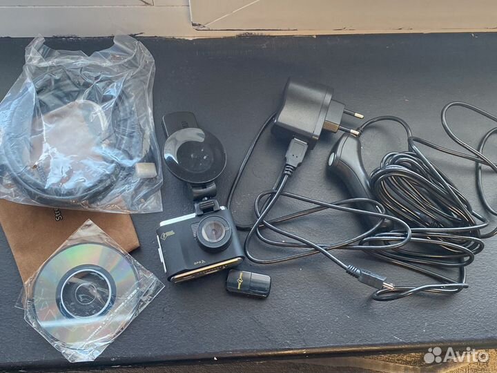 Видеорегистратор Street storm CVR-N9710-G