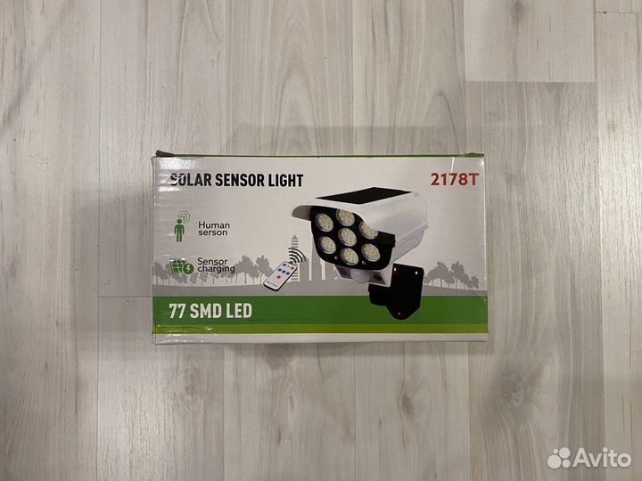Фонарь на солнечной батарее с датчком движения