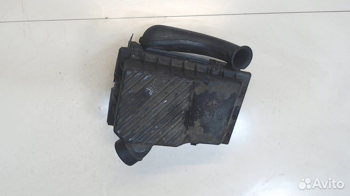 Корпус воздушного фильтра Volkswagen Passat 4, 199