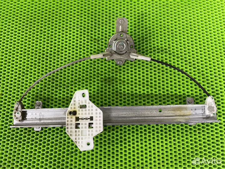 Стеклоподъемник задний левый Hyundai Solaris 2011