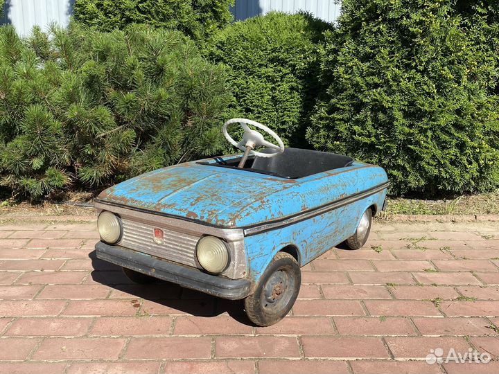 Машинка Москвич СССР педальная