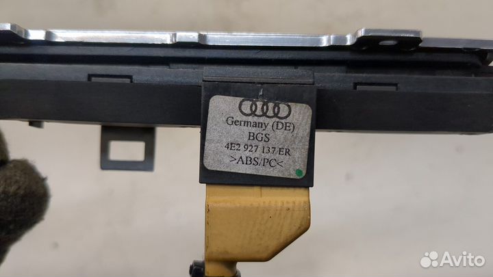 Кнопка аварийки Audi A8 (D3)