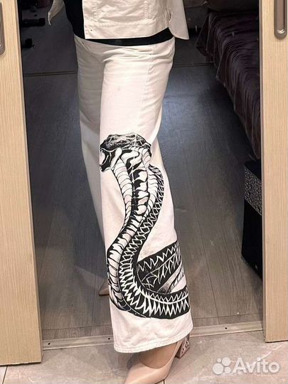 Роспись на заказ (джинсы, стекло, футболки)