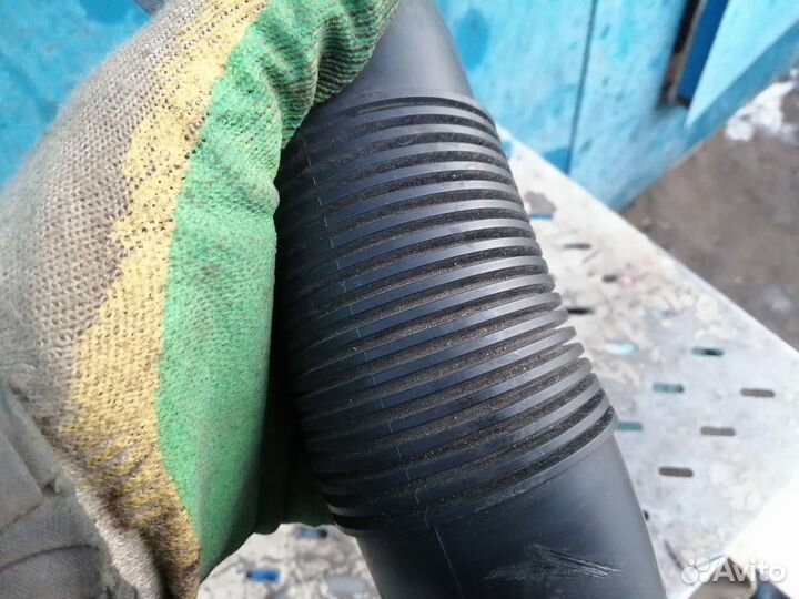 Воздуховод двигателя 1.2 Opel Corsa D