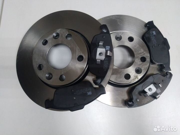 Комплект тормозных дисков и колодок Duster 4WD