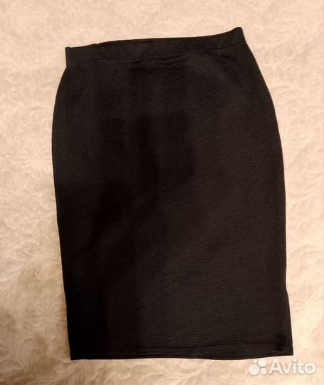 Деловой костюм с юбкой