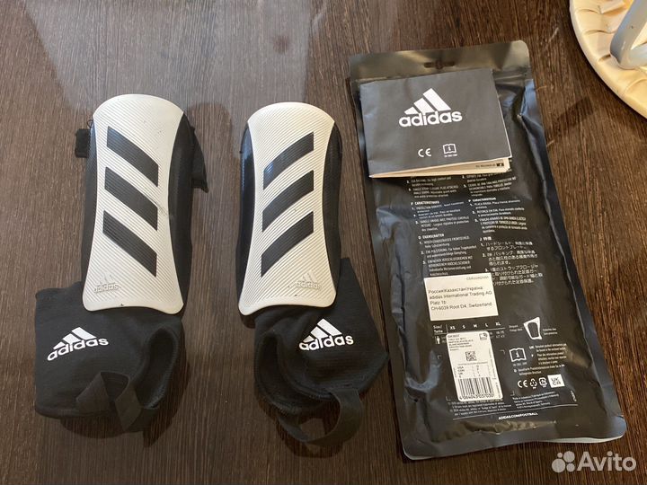 Футбольные щитки