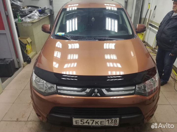 Дефлектор капота (Classic черный ) Mitsubishi Outlander