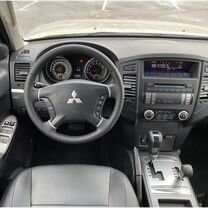 Mitsubishi Pajero 3.2 AT, 2012, 291 535 км, с пробегом, цена 2 100 000 руб.