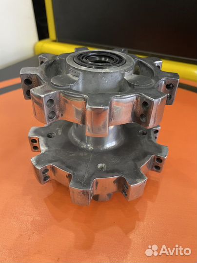 Ступица переднего колеса R21