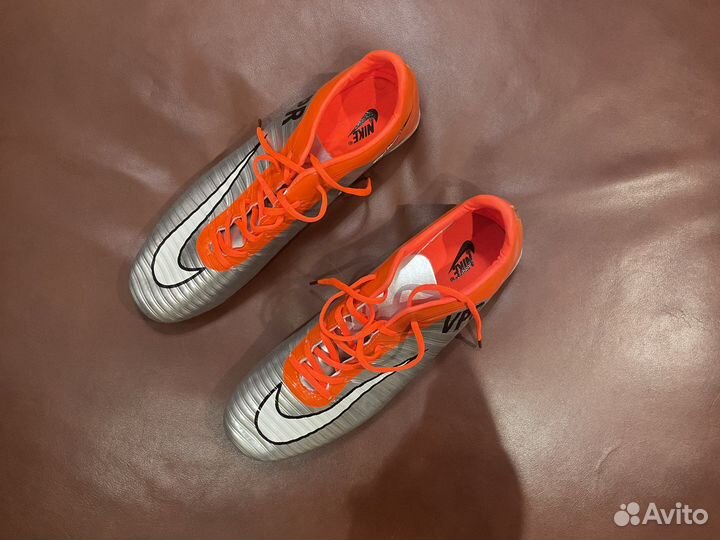 Футбольные бутсы