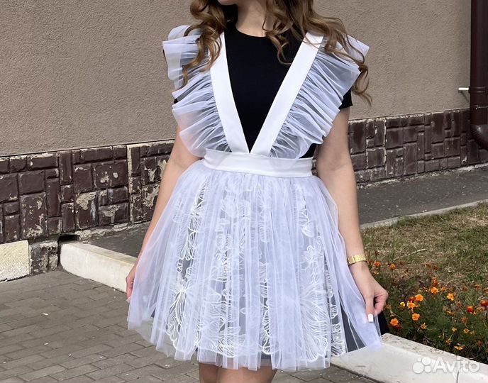 Белый школьный фартук