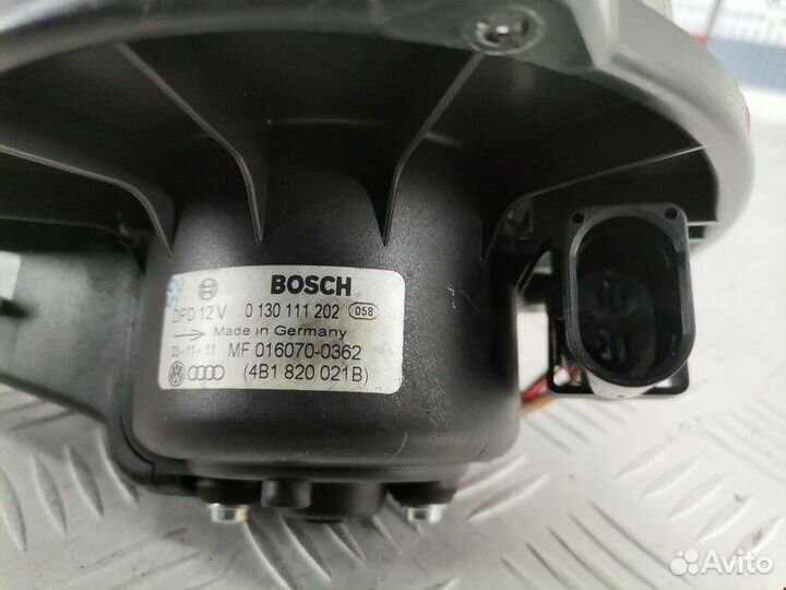Моторчик печки Audi A6 4B/C5 рест. 2004 4B1820021B