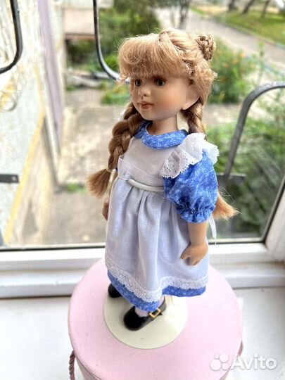Коллекционная кукла Элизабет с сертификатом