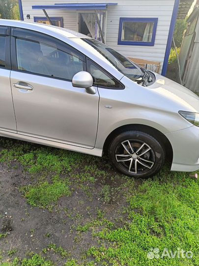 Toyota Wish 1.8 CVT, 2011, 136 000 км
