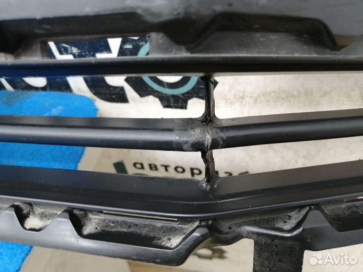 Решетка переднего бампера 53112-60290 Toyota Land