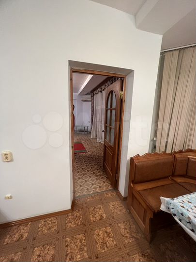 2-к. квартира, 100 м², 6/10 эт.