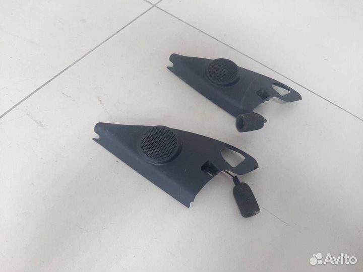 Крышка зеркала внутренняя левая Skoda Rapid 2012-2020