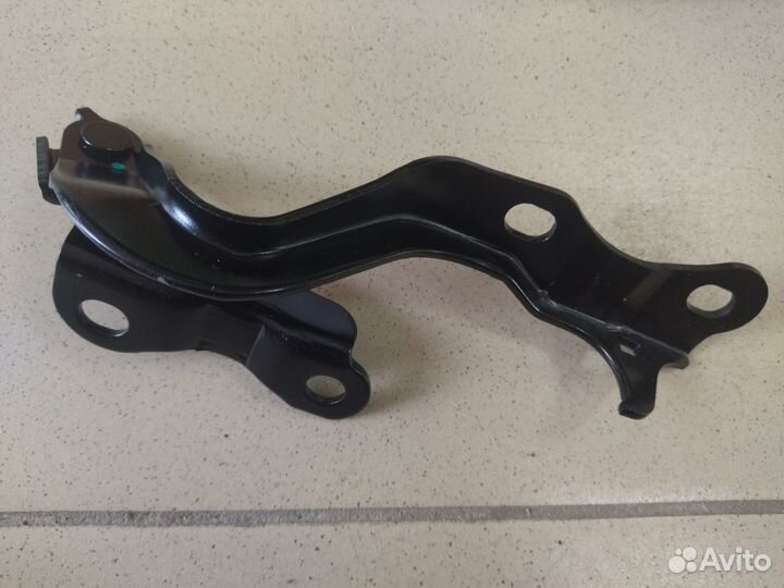 Петля капота правая Chevrolet Lacetti