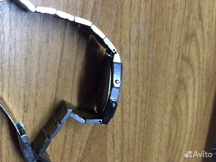 Часы электроника 52