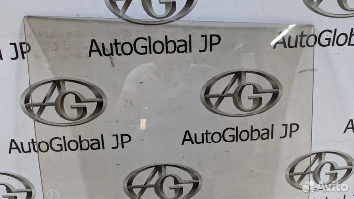 Стекло двери заднее правое Toyota Land Cruiser