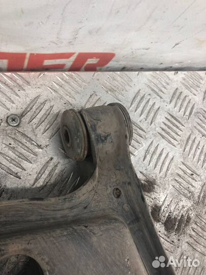 Рычаг подвески передний правый Шевроле Лачетти