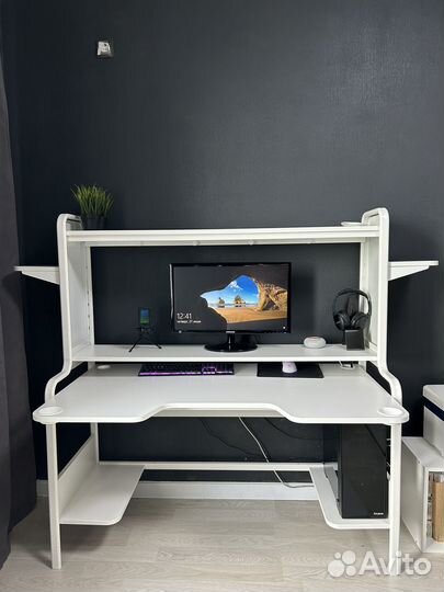 Компьютерный стол белый IKEA Fredde