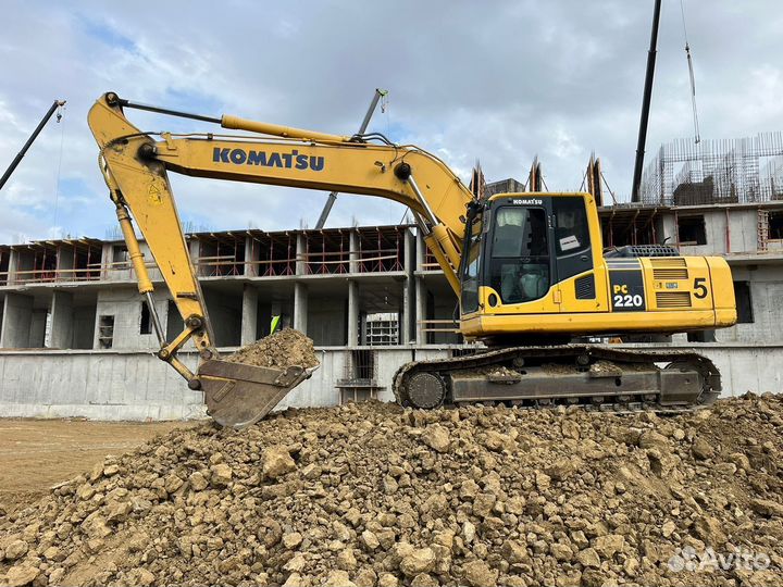 Гусеничный экскаватор Komatsu PC220LC-8M0, 2019