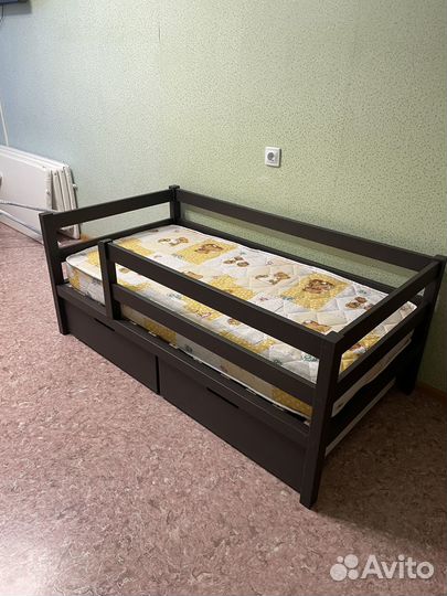 Детская кроватка 