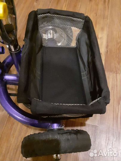 Детский велосипед с ручкой