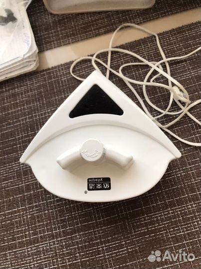 Магнитный мойщик окон для тройного стеклопакета